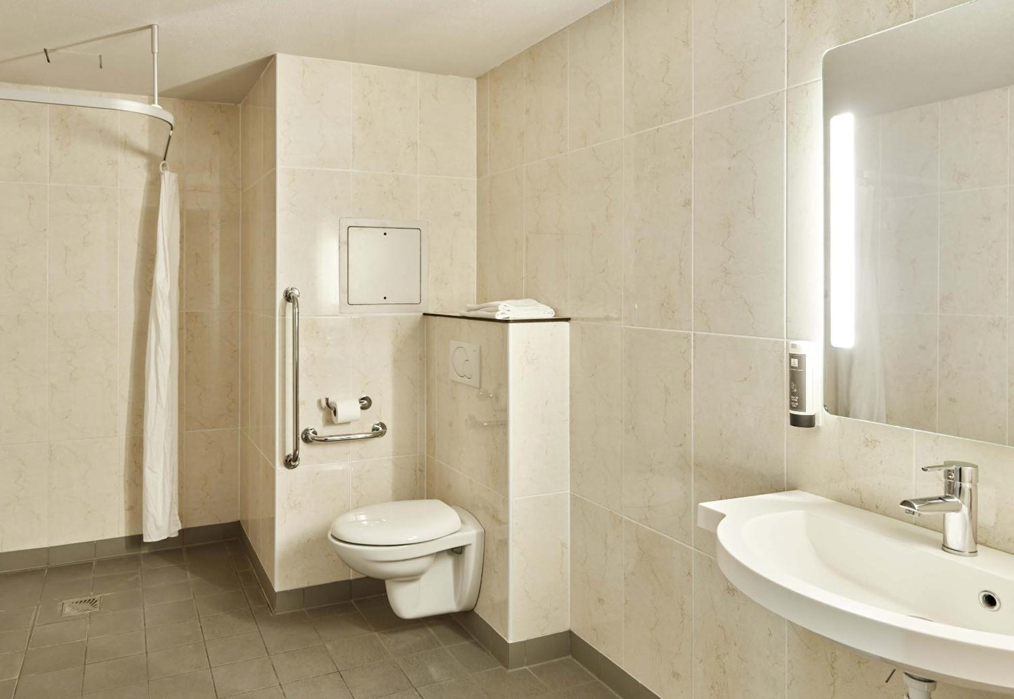 B&B Hotel Orly Chevilly Marche International Buitenkant foto